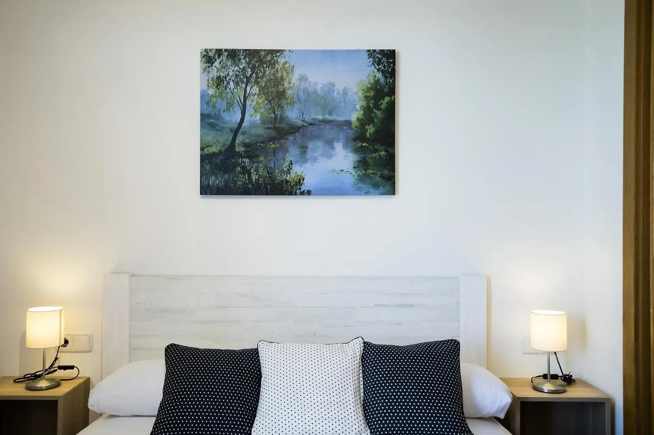 Nikolas By Smiling Rentals Hondarribia