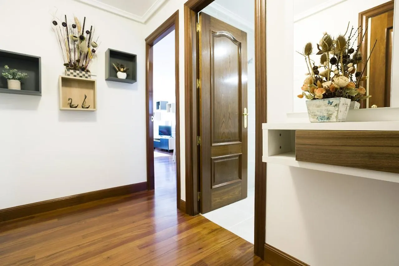 Nikolas By Smiling Rentals Hondarribia